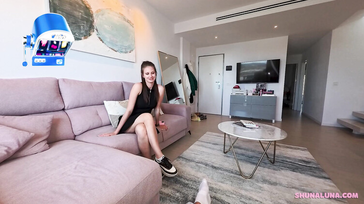 Сосет хуй и трахается с другом мужа после ссоры