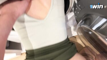 Выебал раком застрявшую в стиралке мачеху