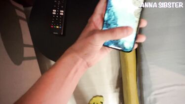 Маленькие соски: Отшил парня сводной сестры по телефону и трахнул сестренку