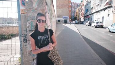 Русская проститутка за €200 трахается с парнем на съемной квартире