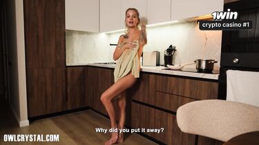 Просила не кончать в пизду, но получила кремпай от сводного брата