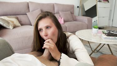 Замужняя телка ебется с соседом за деньги на ремонт машины