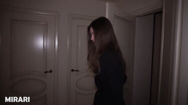Первый клиент шлюхи! 18-летняя эскортница впервые трахается за деньги