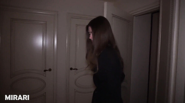 Первый клиент шлюхи! 18-летняя эскортница впервые трахается за деньги