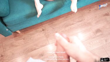 Долли Руд соблазнила курьера на еблю с финалом в рот