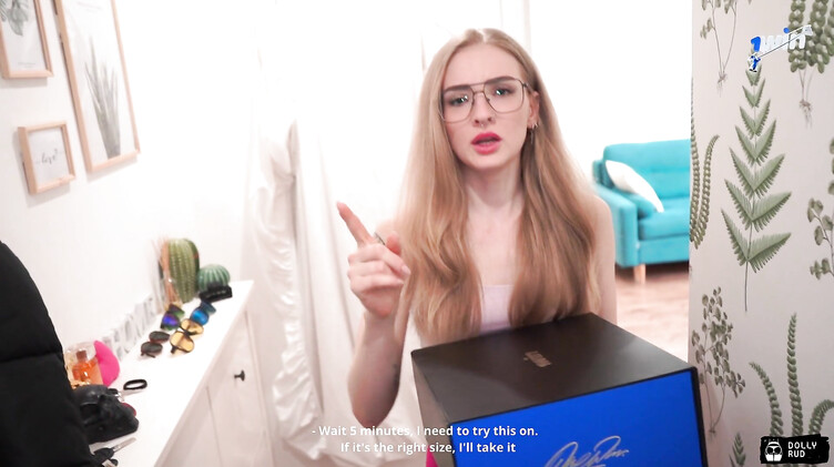 Курьер: Долли Руд соблазнила курьера на еблю с финалом в рот