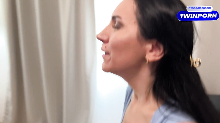 Мачеха проиграла пасынку минет в Мортал Комбат