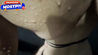 Русская риэлторша трахается с богачом, чтобы продать ему виллу в Таиланде