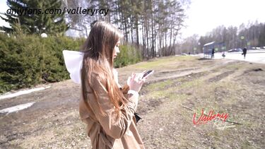 За деньги отсосала незнакомцу пикаперу и дала кончить внутрь киски