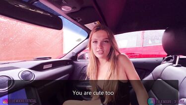 Попала под дождь и отсосала член незнакомцу в машине