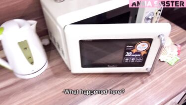 Отчим наказал падчерицу за вечеринку шлепками и трахом