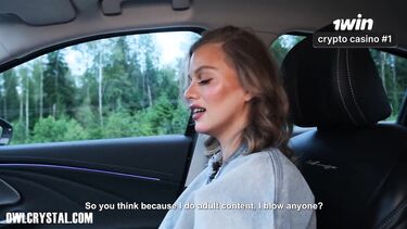 Студентка отсосала таксисту за проезд на вечеринку