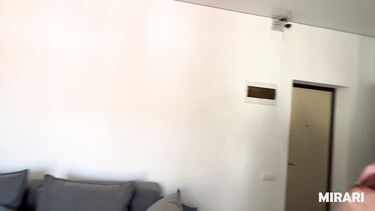 Одинокая соседка на первом свидании трахается с симпатичным парнем