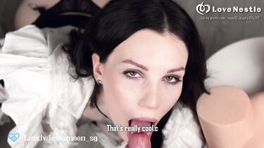 Секс коуч учит ебаться на кукле и получает сперму в рот