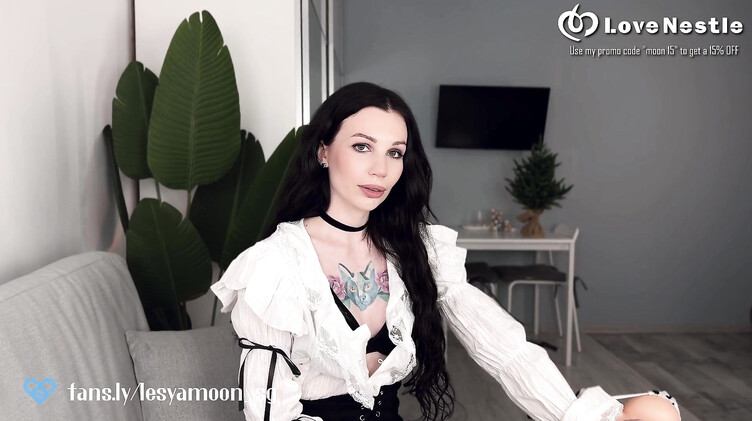 Секс коуч учит ебаться на кукле и получает сперму в рот