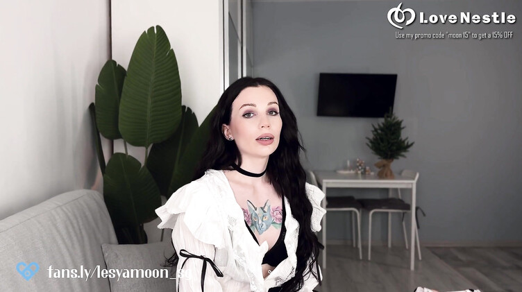 Секс коуч учит ебаться на кукле и получает сперму в рот