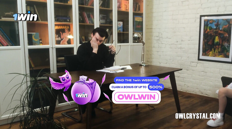 Препод шлепает прогульщицу тростью и ебет на столе