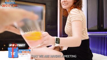 Девка во время игры на первом свидании попробовал хуй парня на вкус