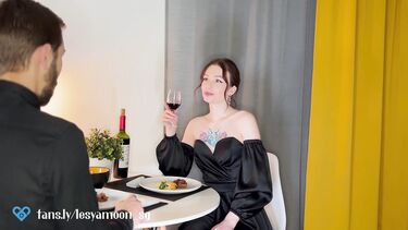 Романтический ужин закончился еблей в туалете ресторана