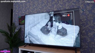 ЖМЖ тройничок с соседкой по комнате и ее подружкой с силиконовой грудью