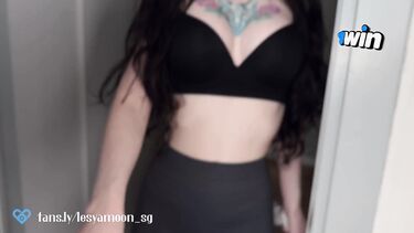 Выебал в глотку и накормил кончой развратную мачеху