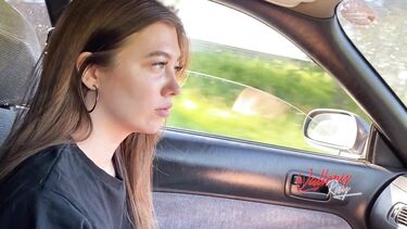 Водитель трахнул в рот попутчицу без денег