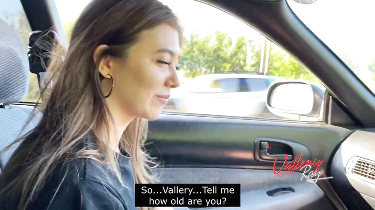 Водитель трахнул в рот попутчицу без денег