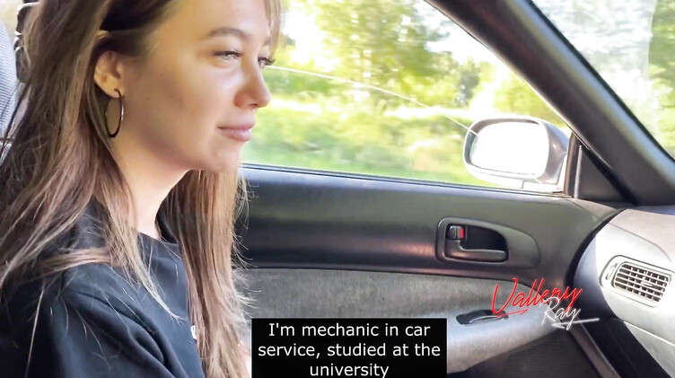 Водитель трахнул в рот попутчицу без денег