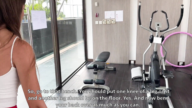 Фитнес тренер трахнул клиентку в туалете спортзала