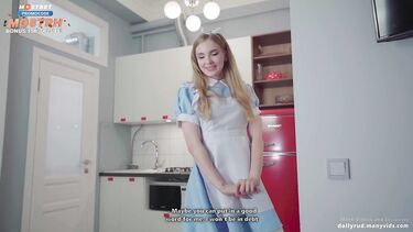 Сын мажор трахает молодую домработницу за прибавку к зарплате