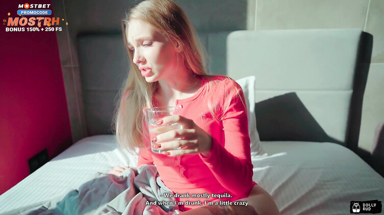 Сводный брат с самого утра выебал старшую сестру с анальной пробкой в заднице