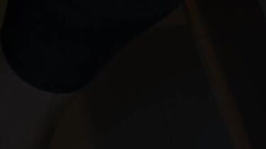 Спортивная девушка после тренировки в зале трахается в ванной с парнем