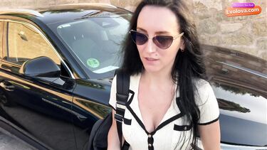 Мачеха застукала пасынка трахающего секс куклу и отдалась ему в отеле