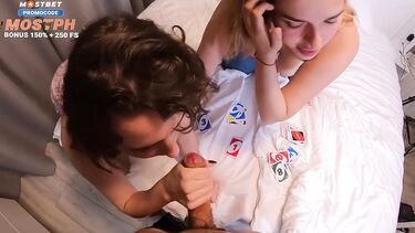 Ебет кудряшку и ее подругу пышечку после стрип покера