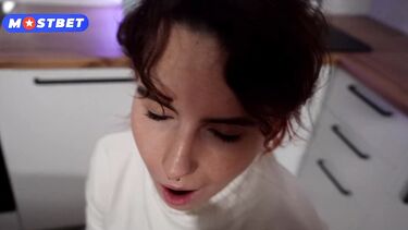 Чпокнул рыжую кудряшку во время игры в показуху