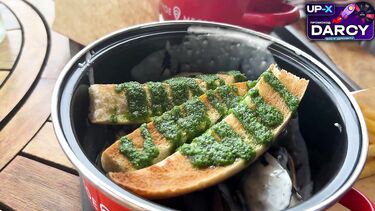 Секс в машине с окончанием в бритую киску рыжей девчонки