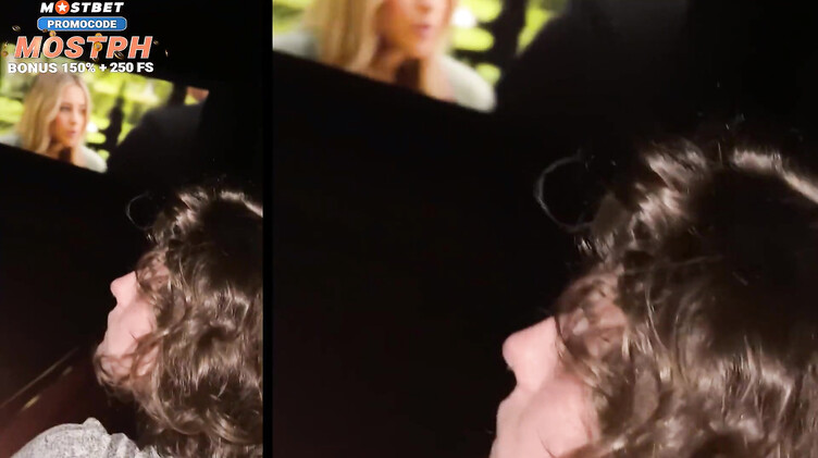 Рискованный публичный секс на заднем ряду кинотеатра