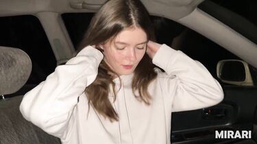 Маленькие соски: Вывез за город и трахнул в машине 18-летнюю девку из Перми