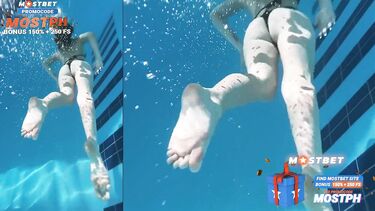 Курортный роман с трахом в номере отеля до финала в киску