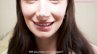 Сводный брат нашел в ванной дилдо сестры и предложил ей свой хуй