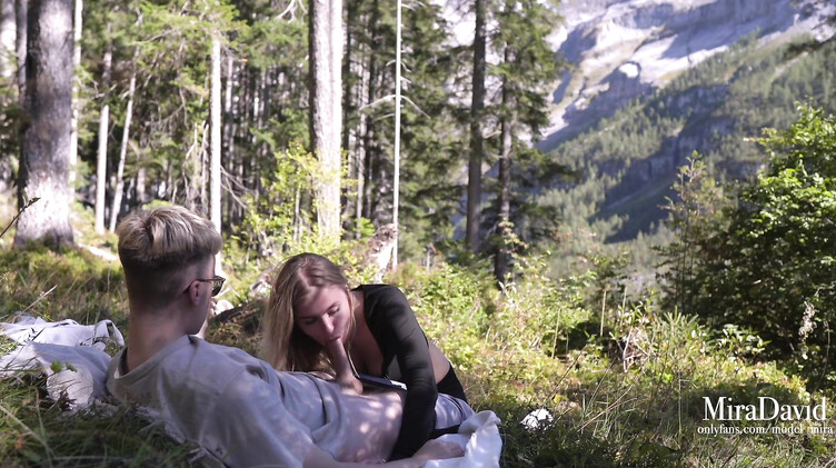 Русские туристы снимают секс видео на природе в Швейцарских Альпах