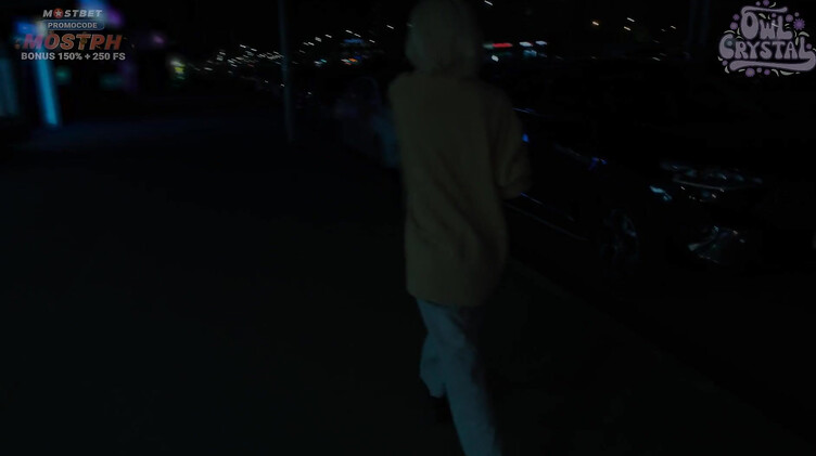 Взяла за щеку и перепихнулась с незнакомцем за айфон