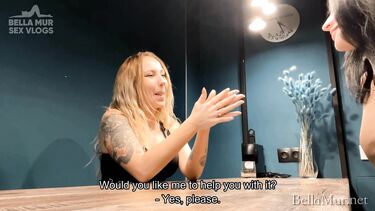 Белла Мур снимает влог с аналом и лесбийским куни