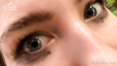 Белла Мур снимает влог с аналом и лесбийским куни