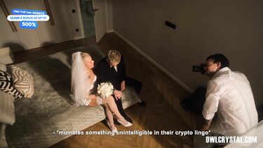 Сексуальная невеста в чулках изменяет с фотографом в день свадьбы