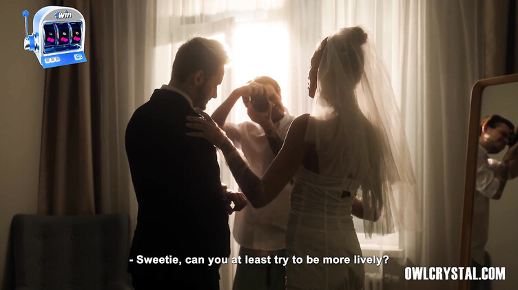 Сексуальная невеста в чулках изменяет с фотографом в день свадьбы