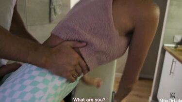 Старшая сестра приехала на летние каникулы домой и получила член брата в рот