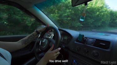 Девушка подвезла женатика и взяла оплату натурой