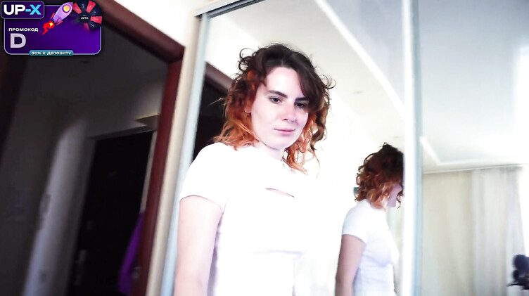 Курьер: Доставщик пиццы отодрал рыжую клиентку, поманив ее крепким хуем в коробке