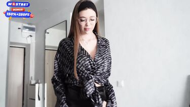 Сисястая училка англичанка учит сексу студента девственника